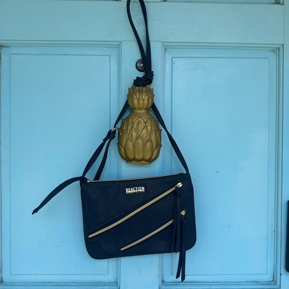 Kenneth Cole Reaction Blue Crossbody Pebbled Leather Purse - Picture 11 of 14